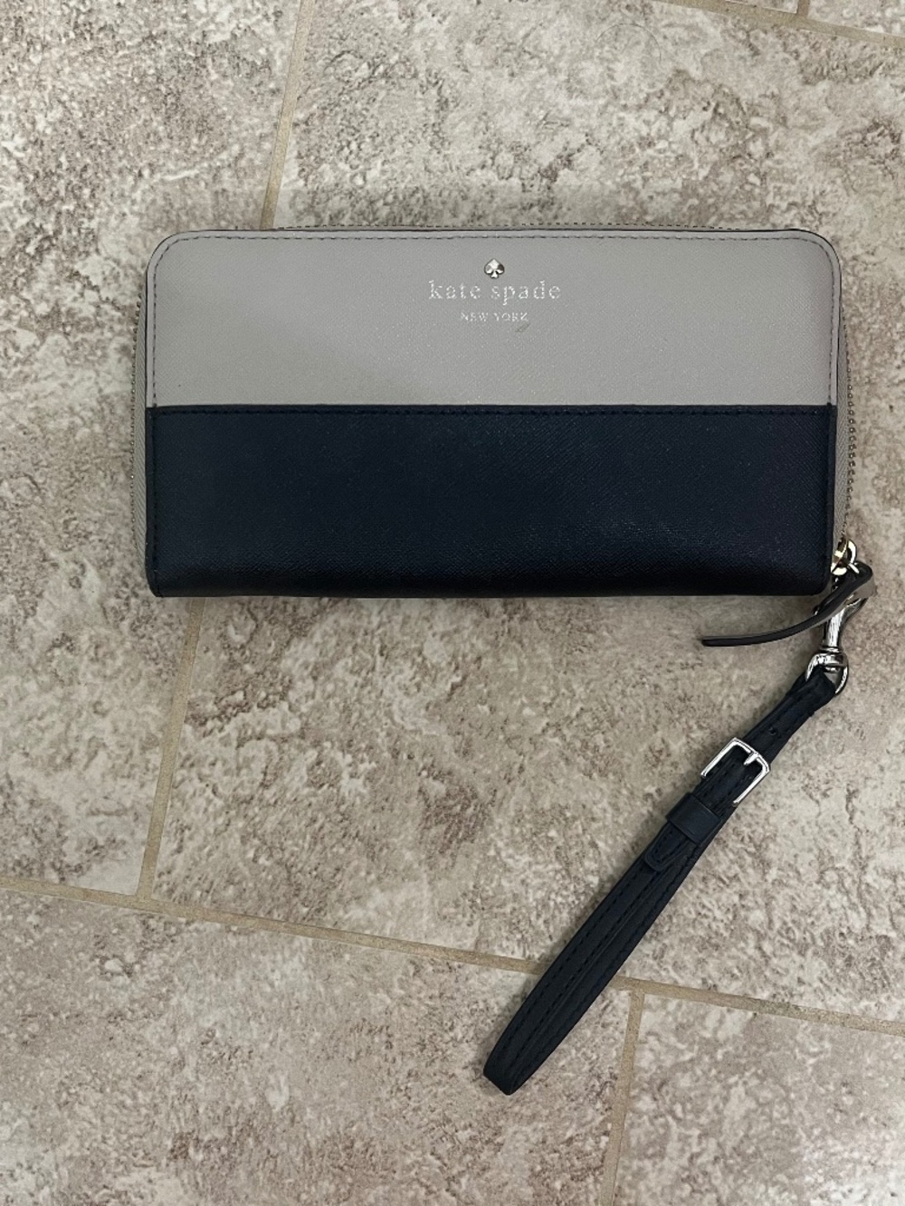 Kate Spade Leather Wallet Wristlet- Beige and Black
